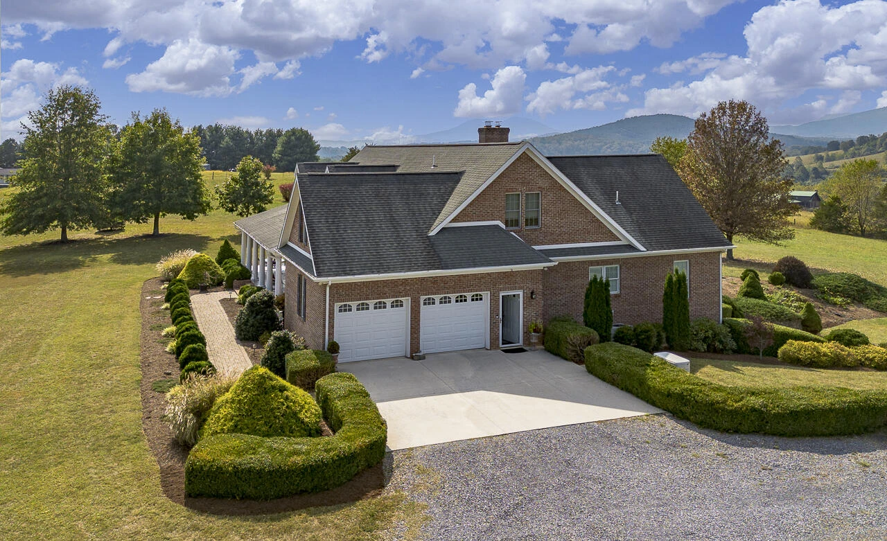 425 Brownsburg Tpke - Photo 3