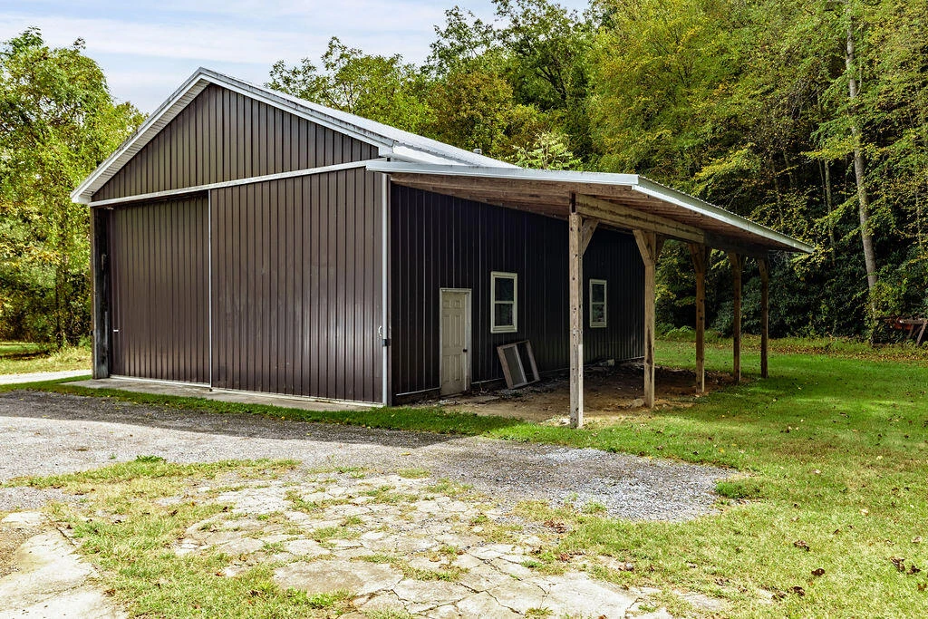 1567 Blue Grass Hollow Rd - Photo 37