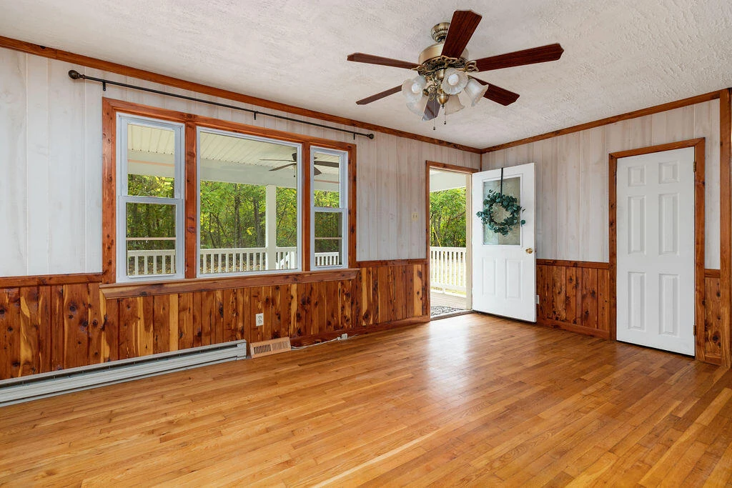 1567 Blue Grass Hollow Rd - Photo 4