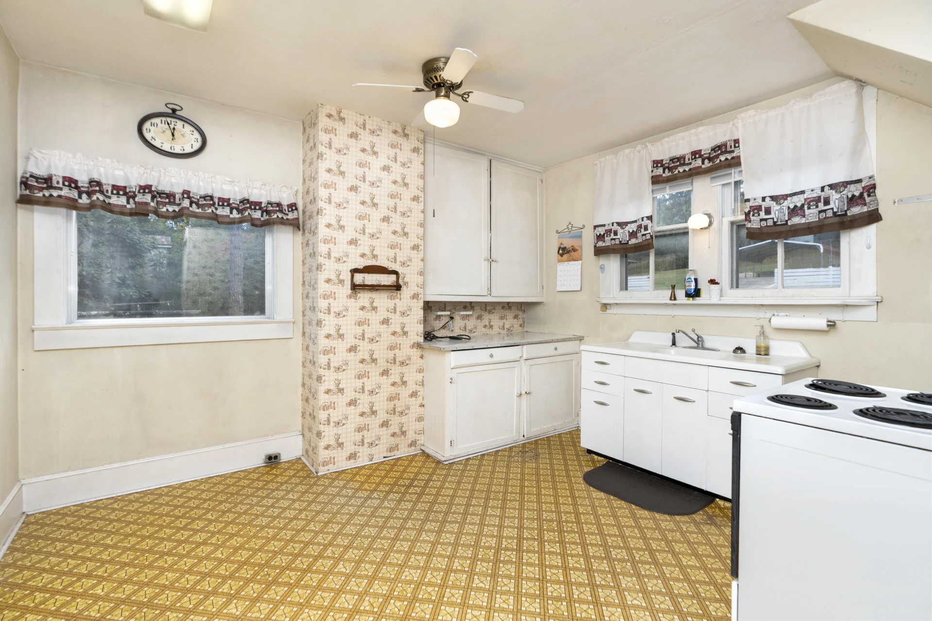 747 E 24th St - Photo 15
