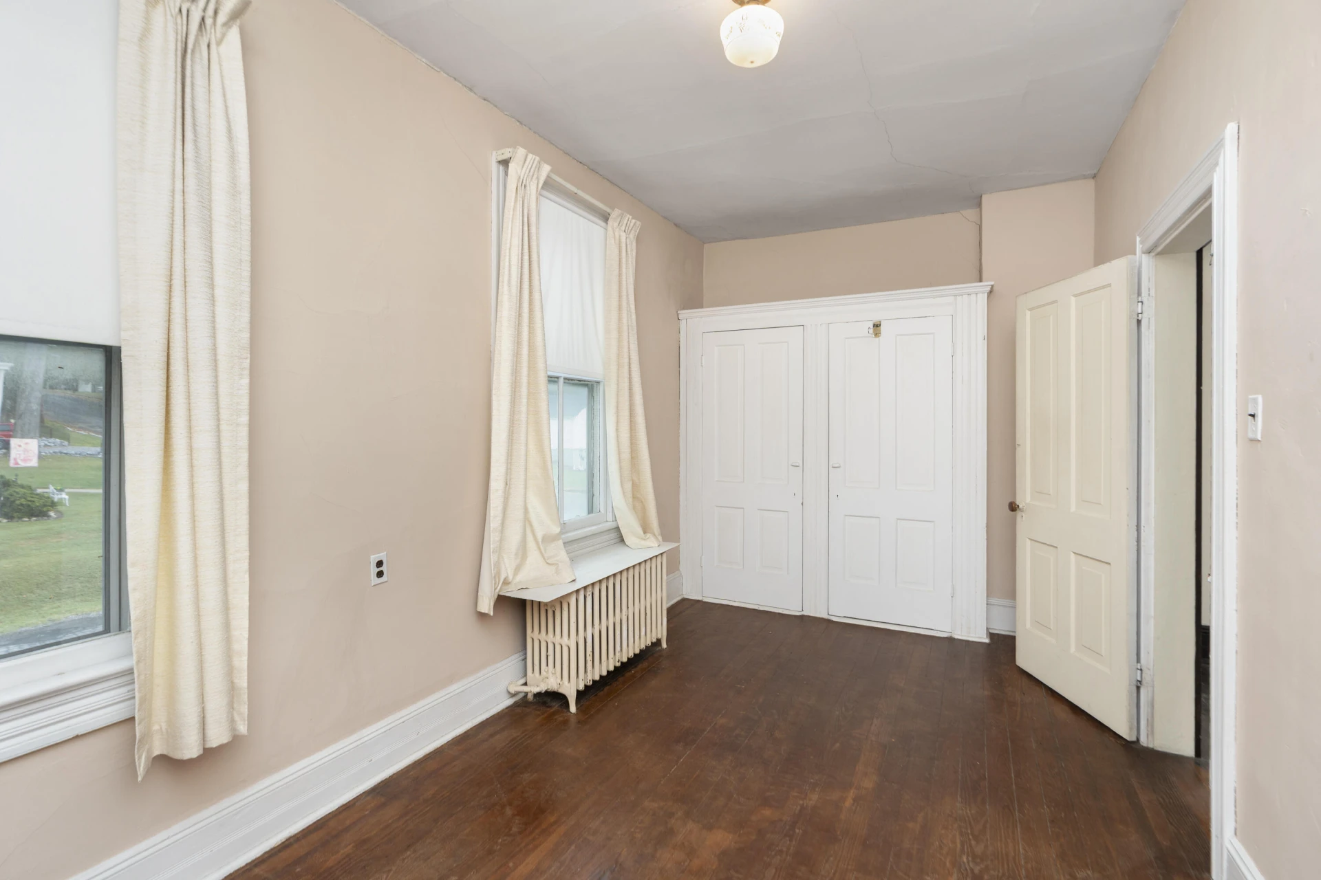 747 E 24th St - Photo 21