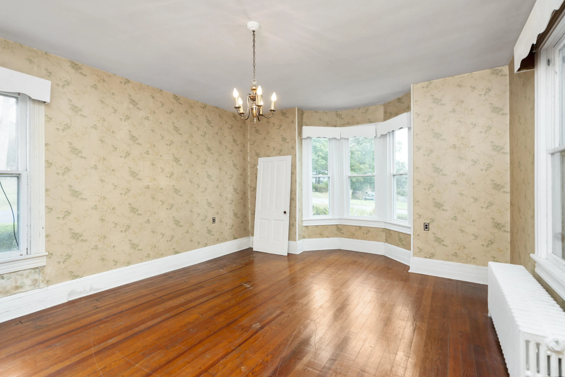 747 E 24th St - Photo 5