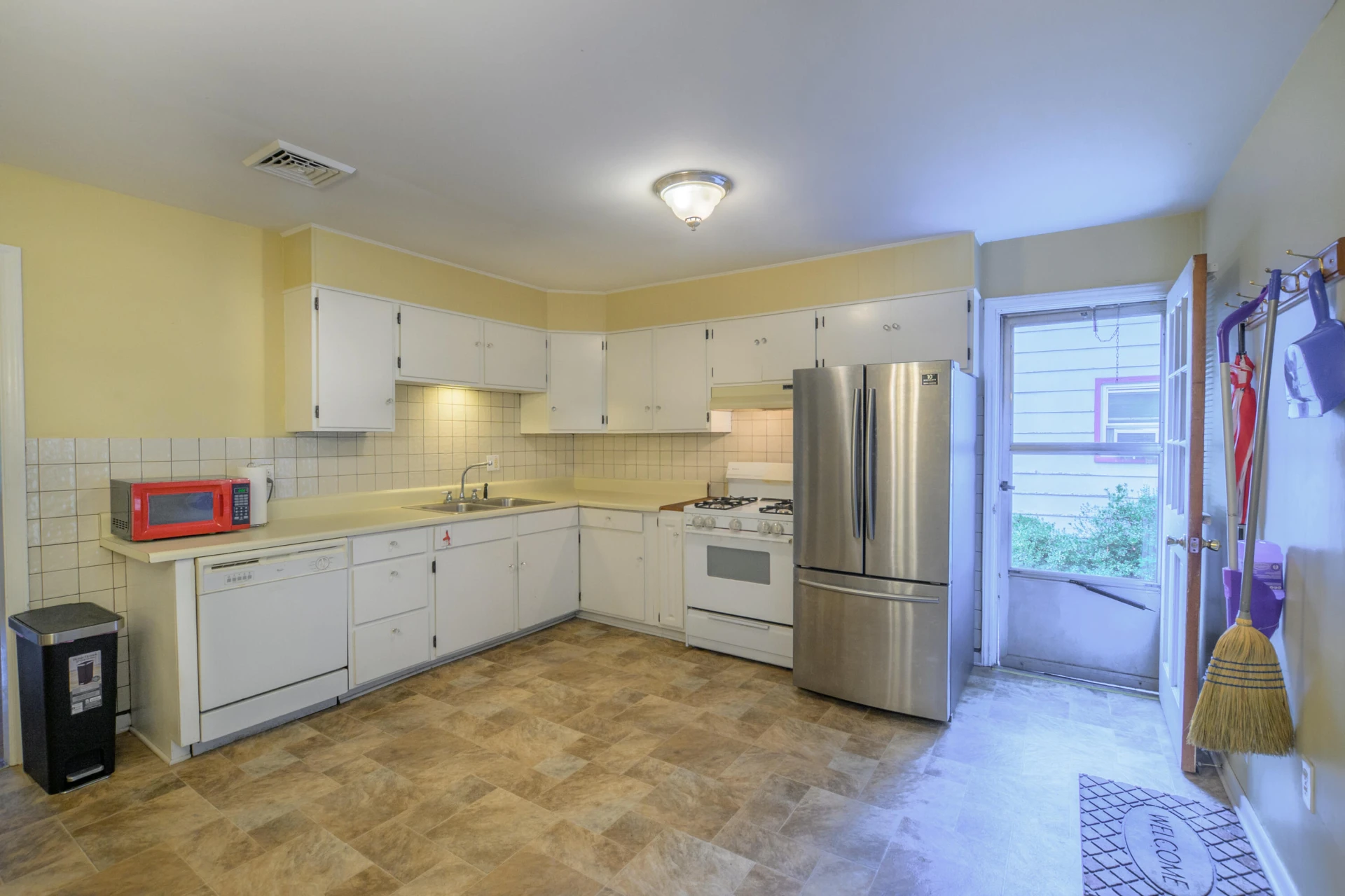 172 W 37th St - Photo 10