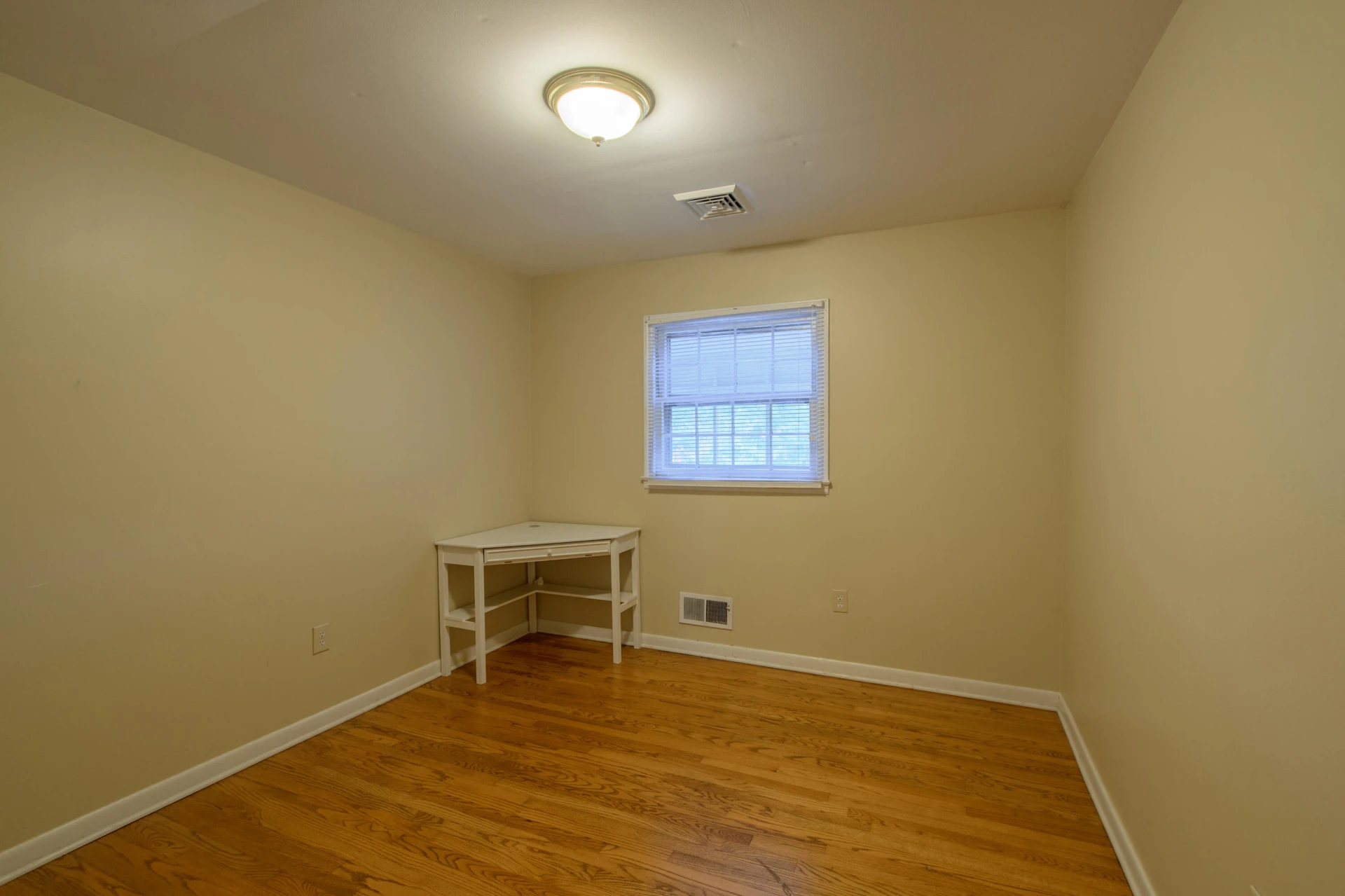 172 W 37th St - Photo 14