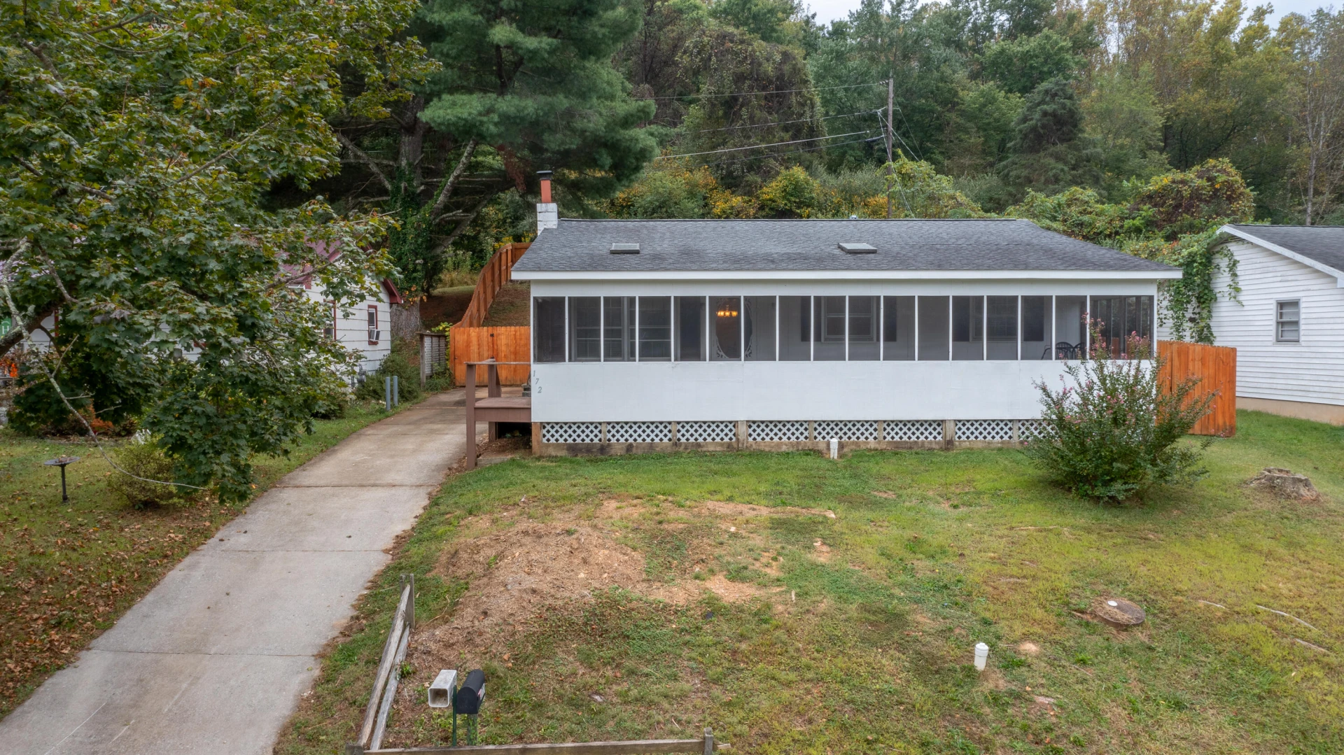 172 W 37th St - Photo 2