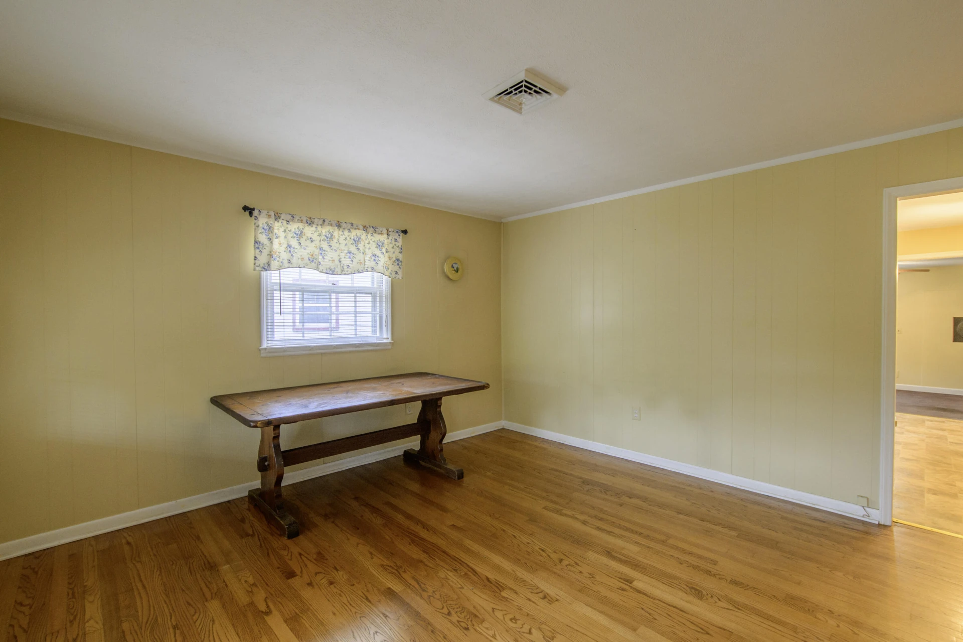 172 W 37th St - Photo 7