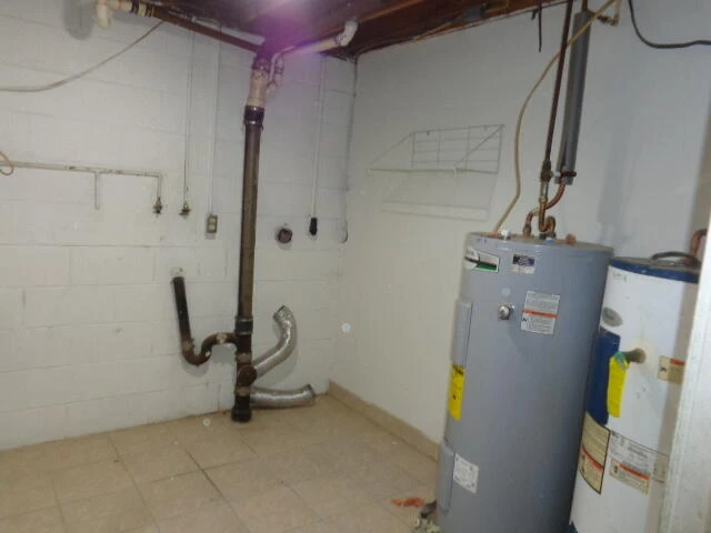 213 E 35th St - Photo 10