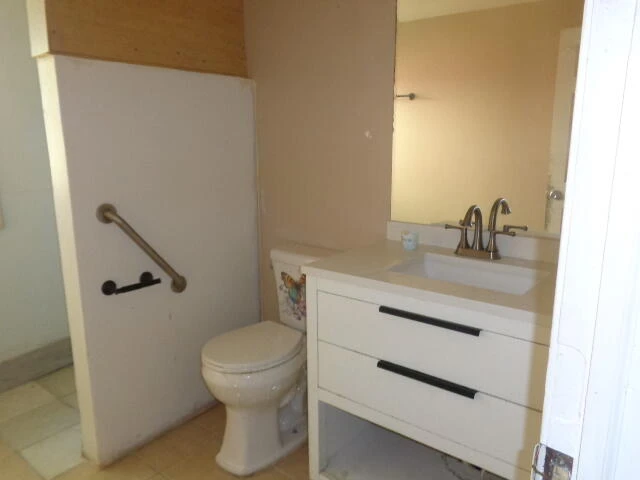213 E 35th St - Photo 5
