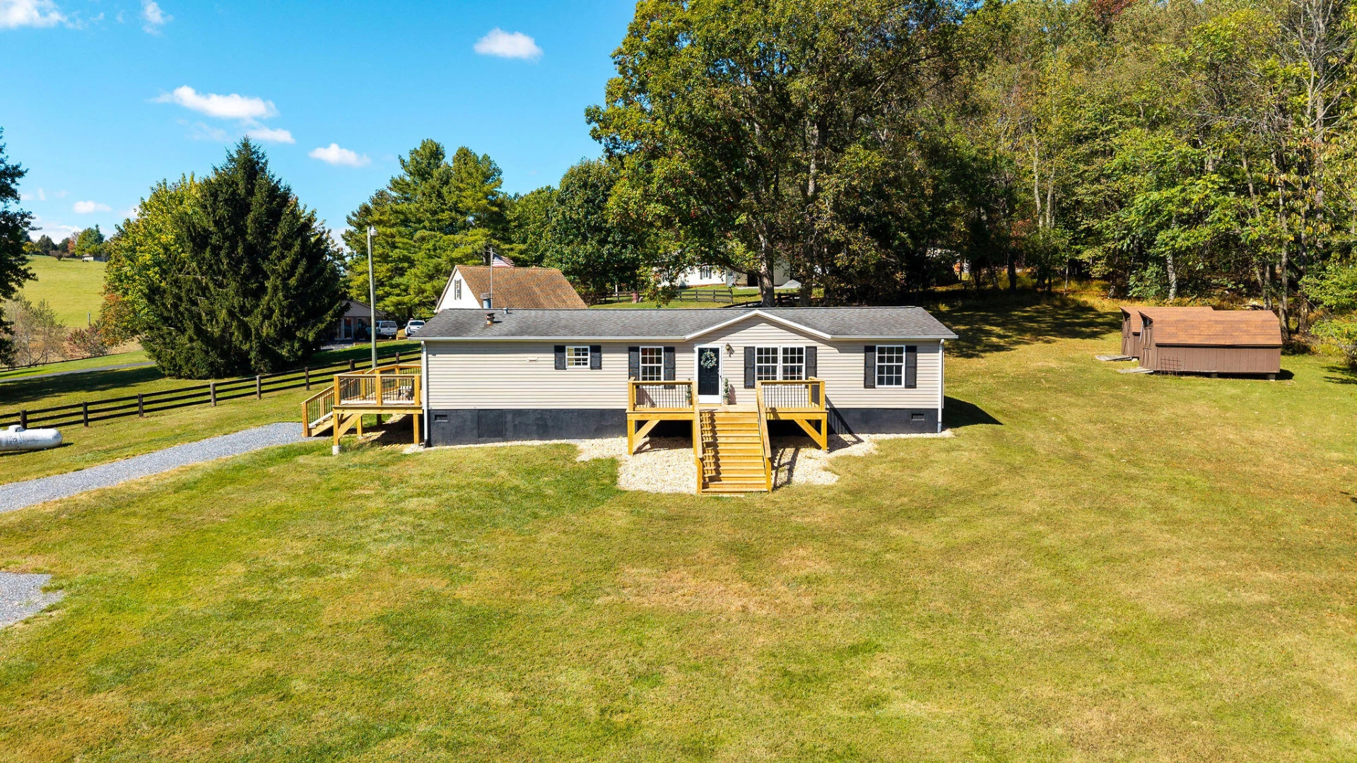 713 Newport Rd - Photo 2