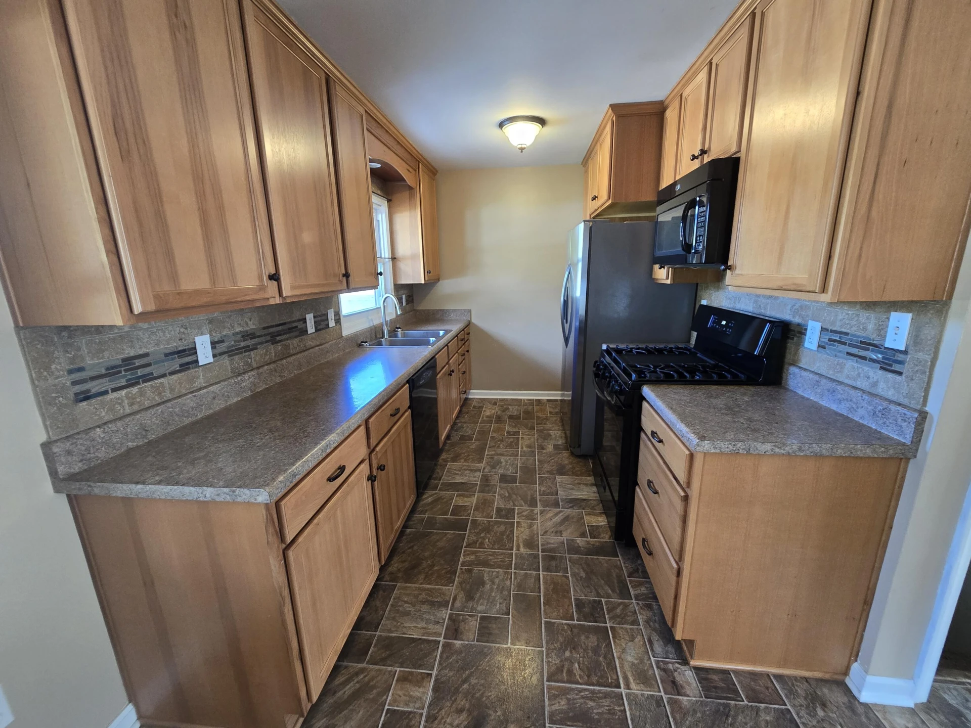 544 Brentwood Dr - Photo 4