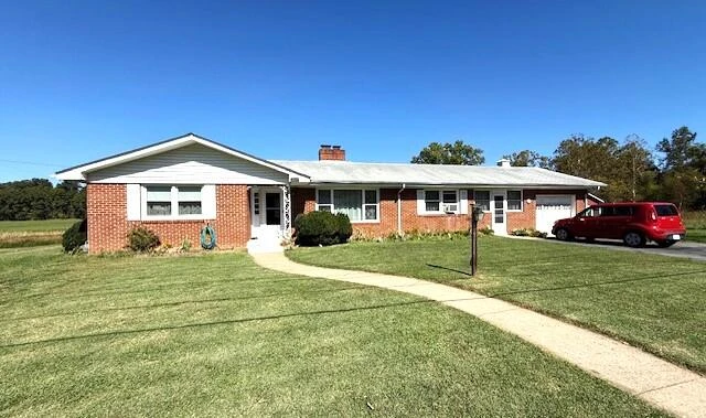 340 W Wood St - Photo 2