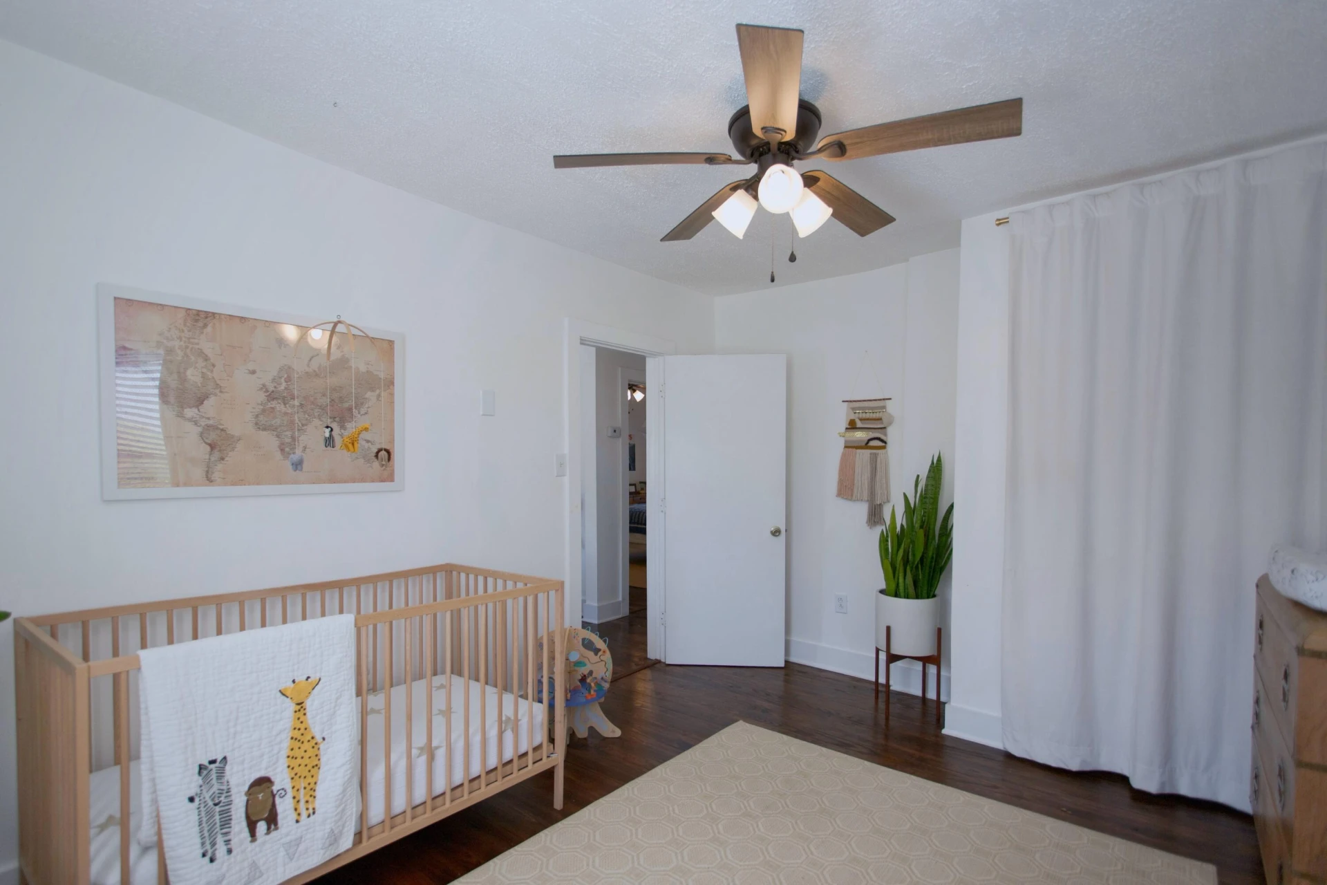 408 Maury St - Photo 4
