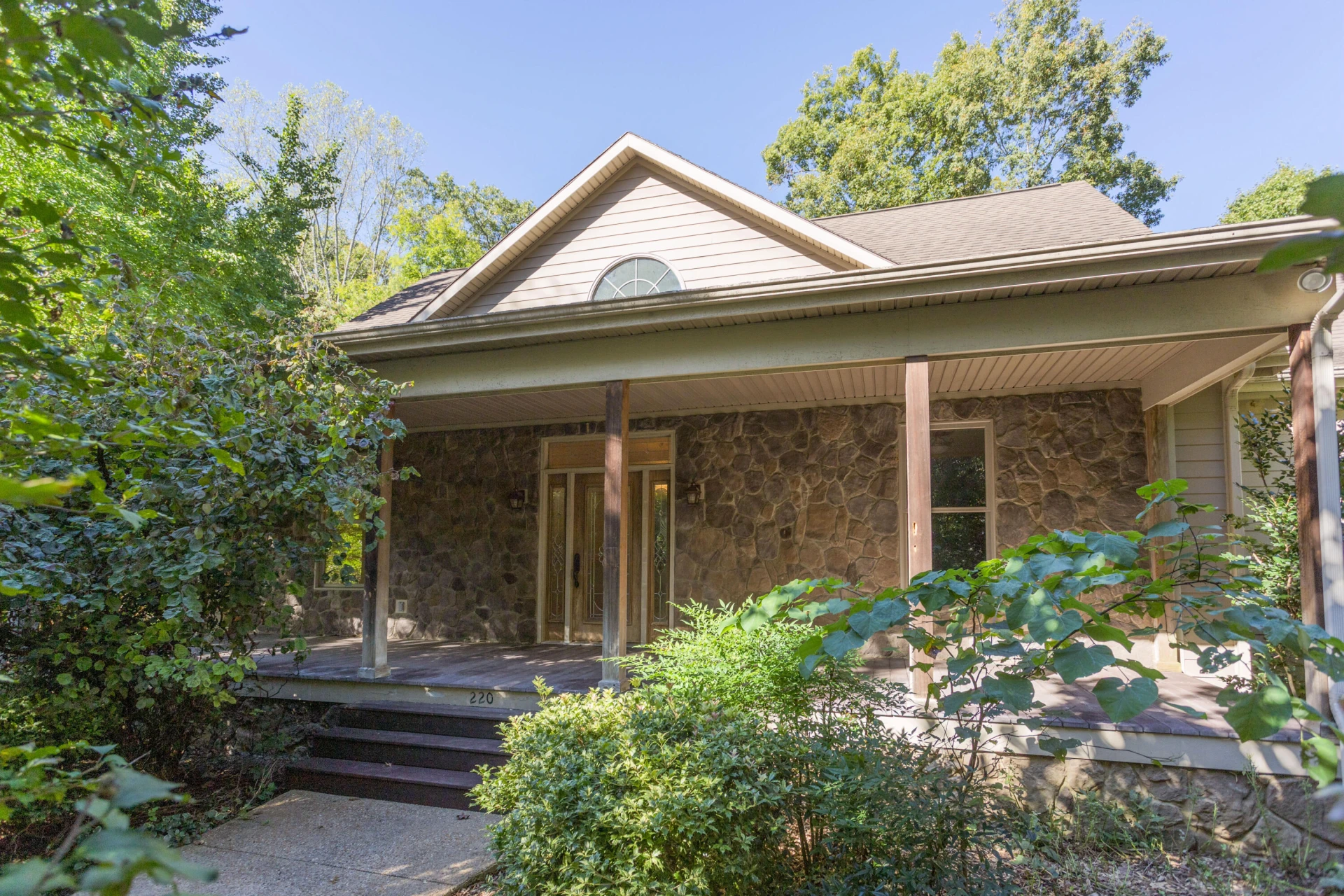 220 East Ridge Dr