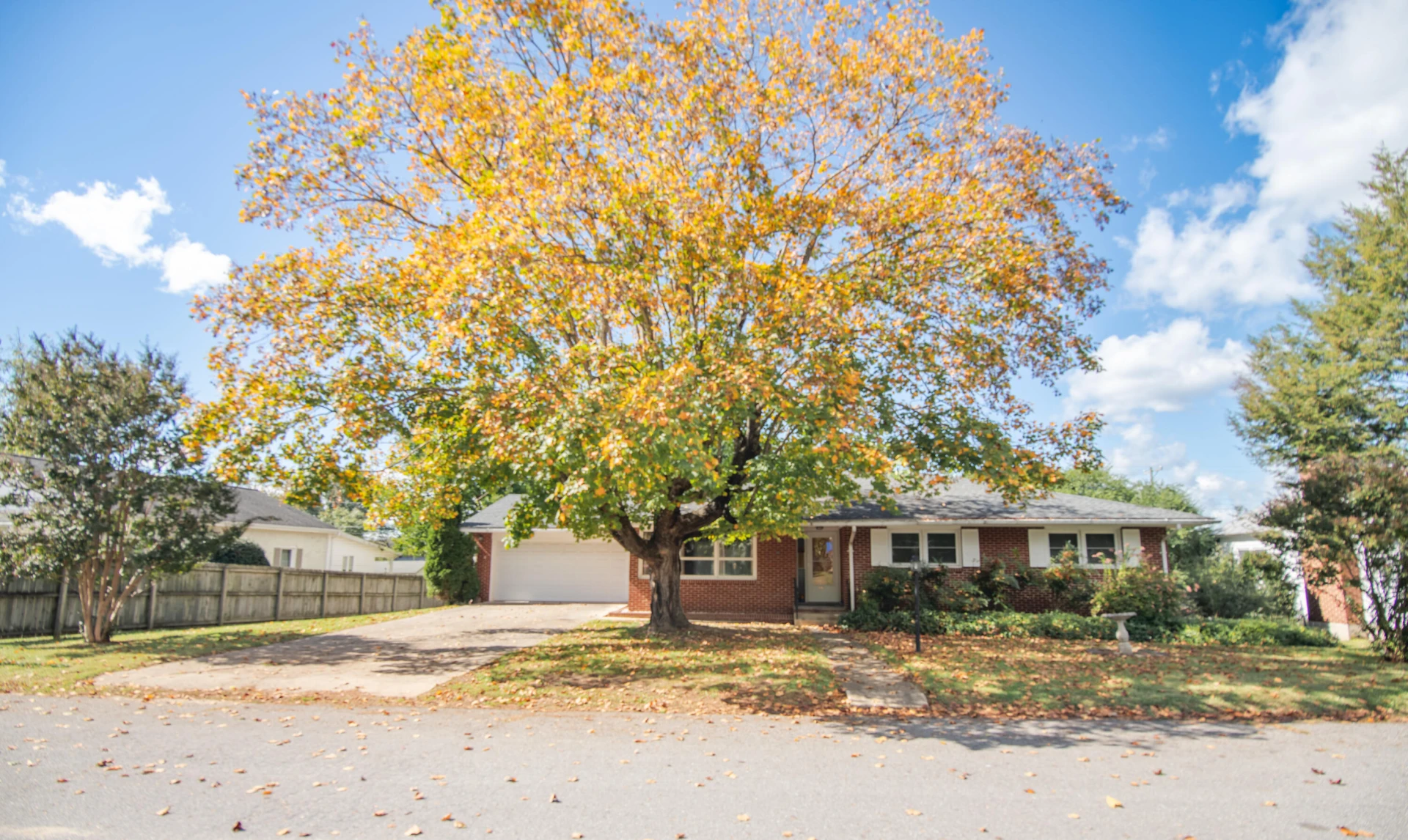 2113 Oak Ave
