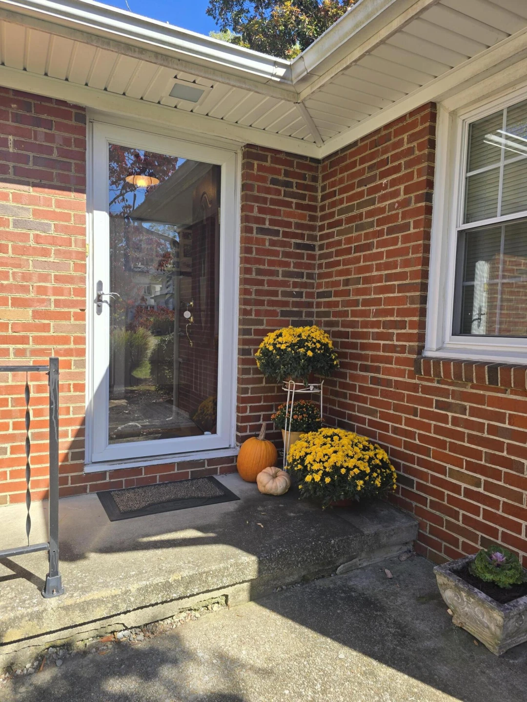 106 Parkview Ave - Photo 2