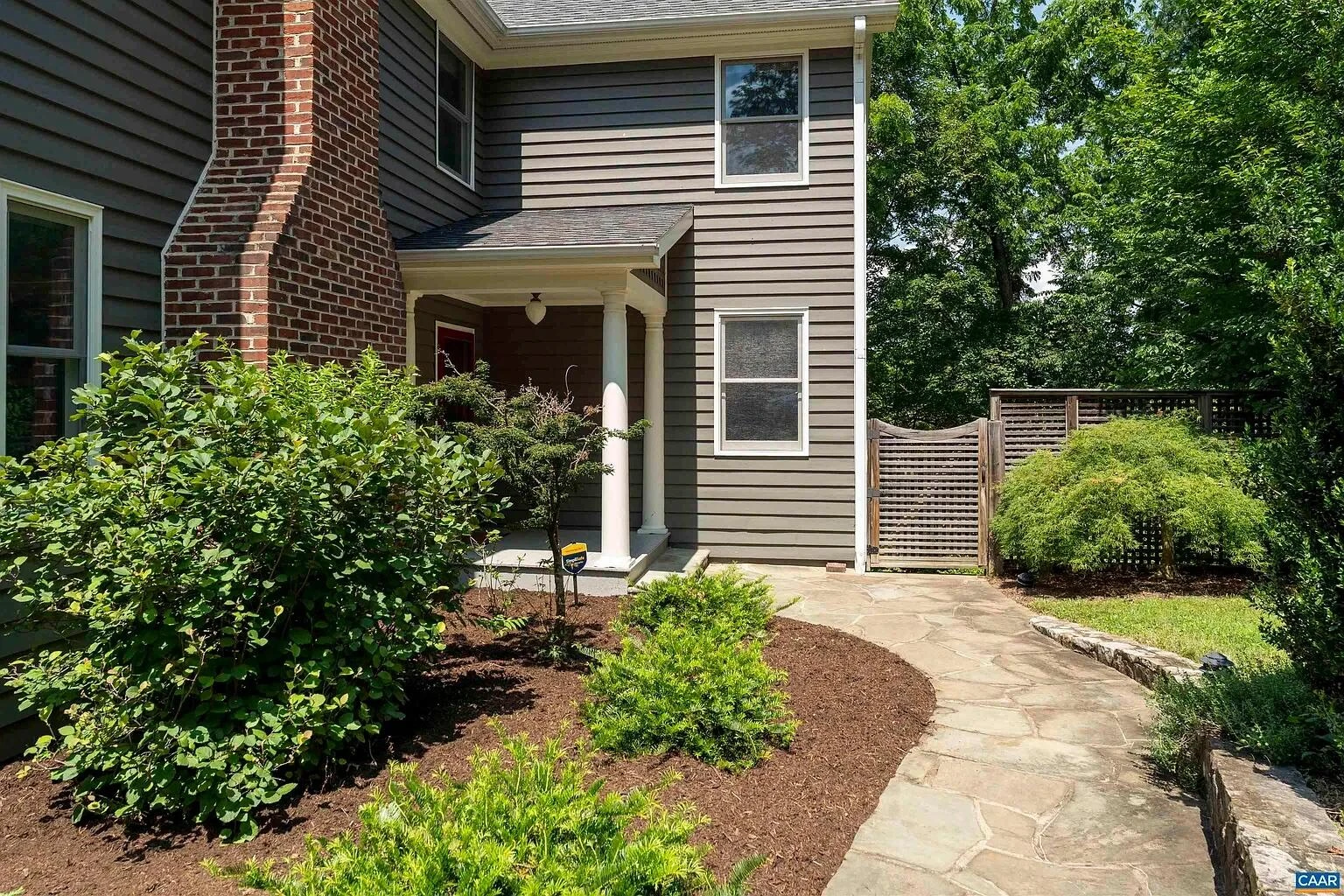 410 Honeysuckle Hill - Photo 2