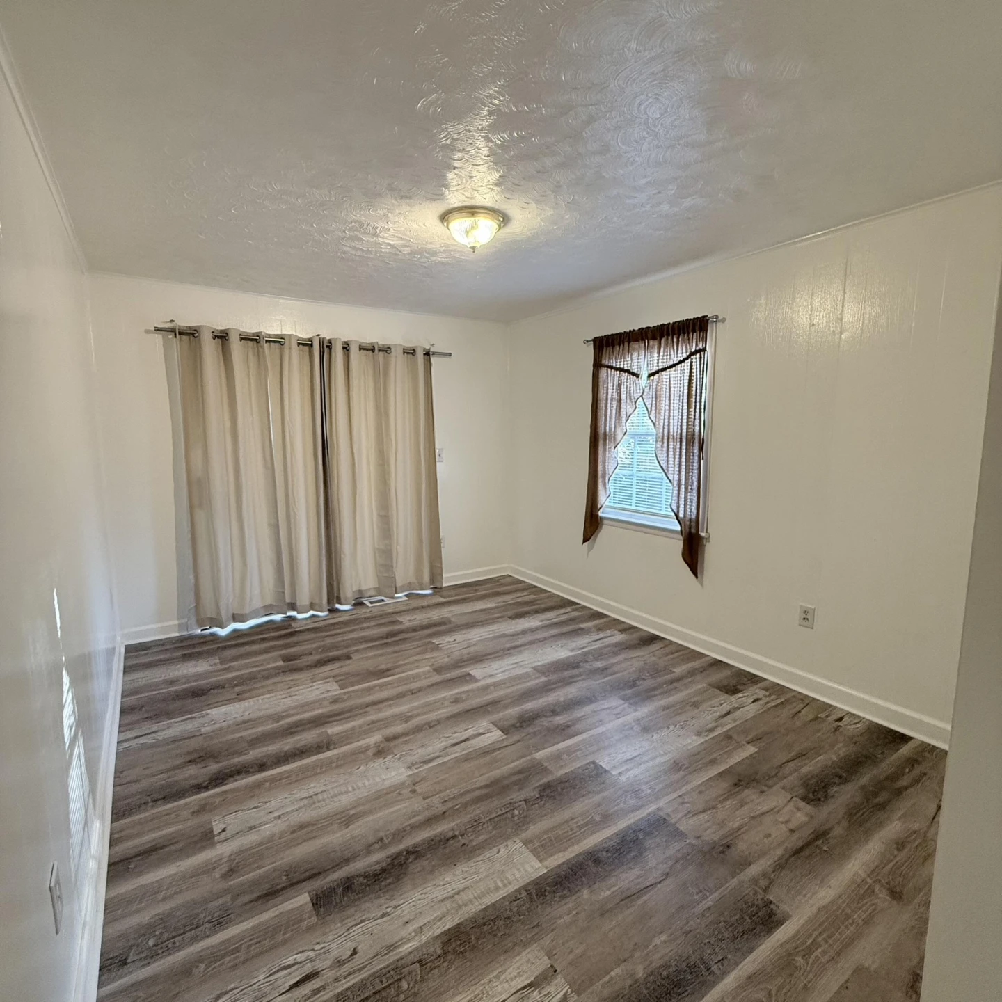 132 W 37th St - Photo 6
