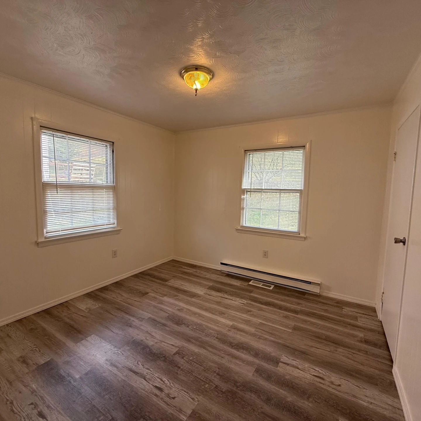 132 W 37th St - Photo 9