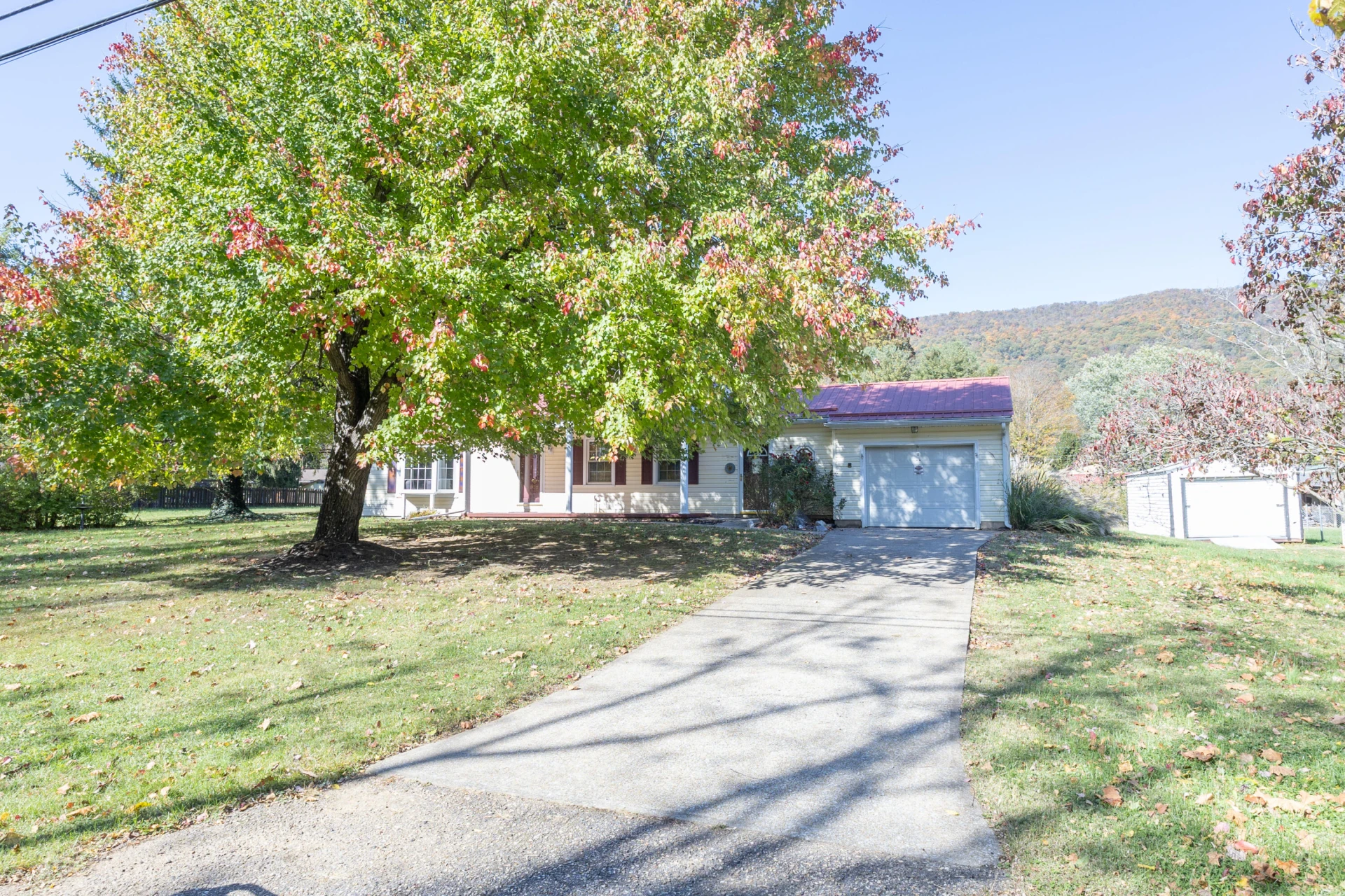 3006 Valley Ridge Rd - Photo 2
