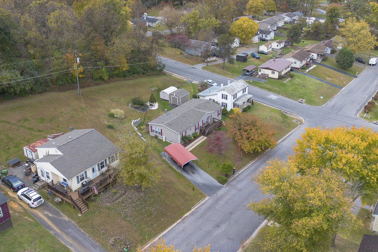 122 E 38th St - Photo 11