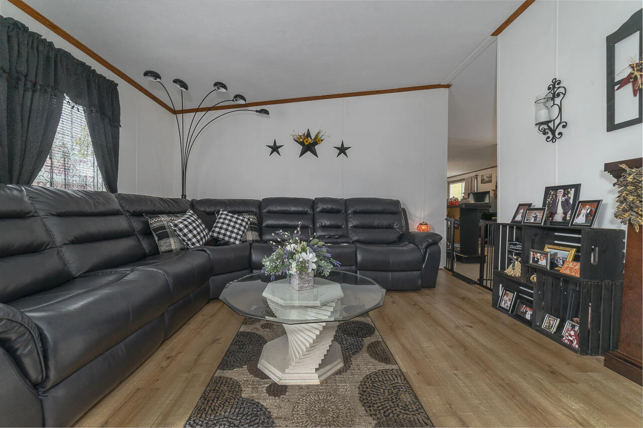 122 E 38th St - Photo 12