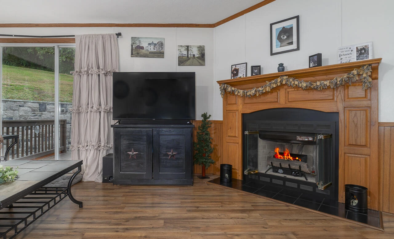 122 E 38th St - Photo 15