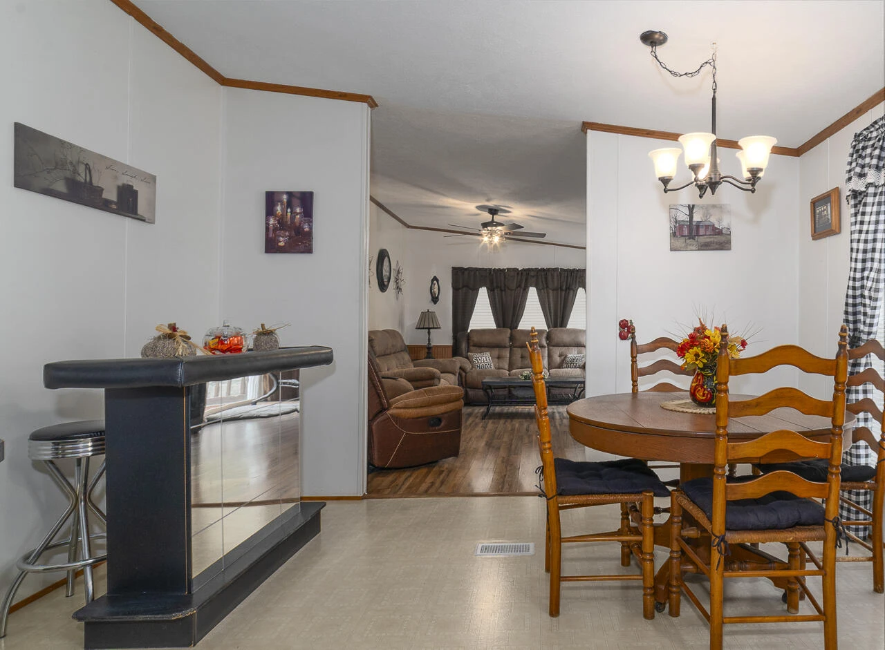 122 E 38th St - Photo 19