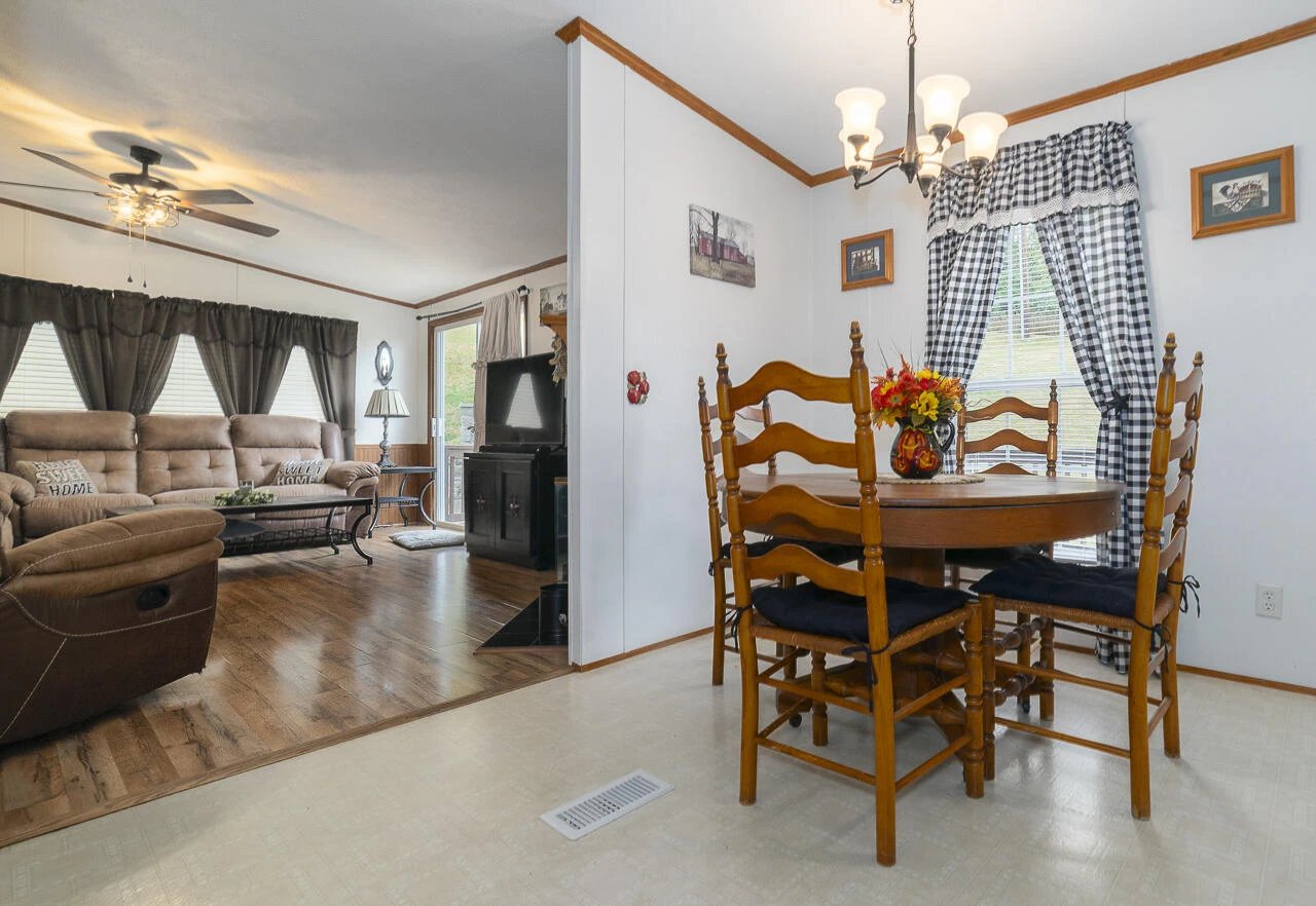 122 E 38th St - Photo 20