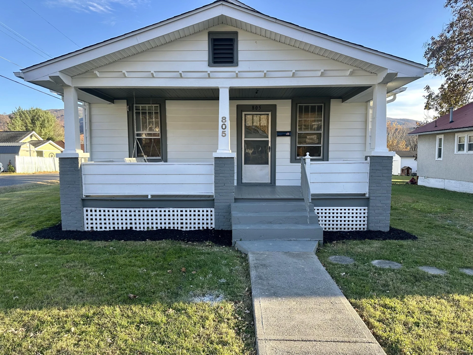 805 W Jackson St