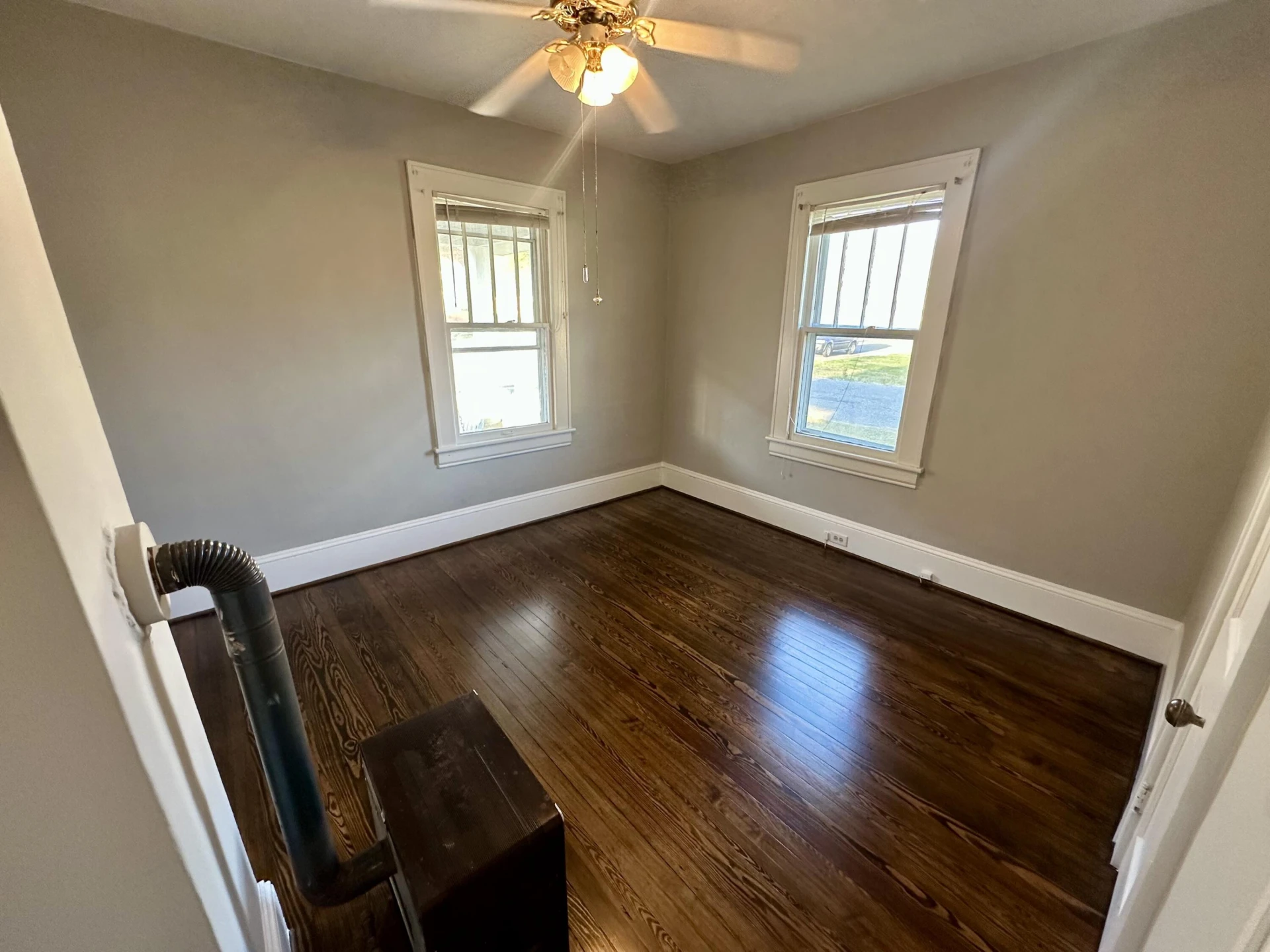 805 W Jackson St - Photo 10