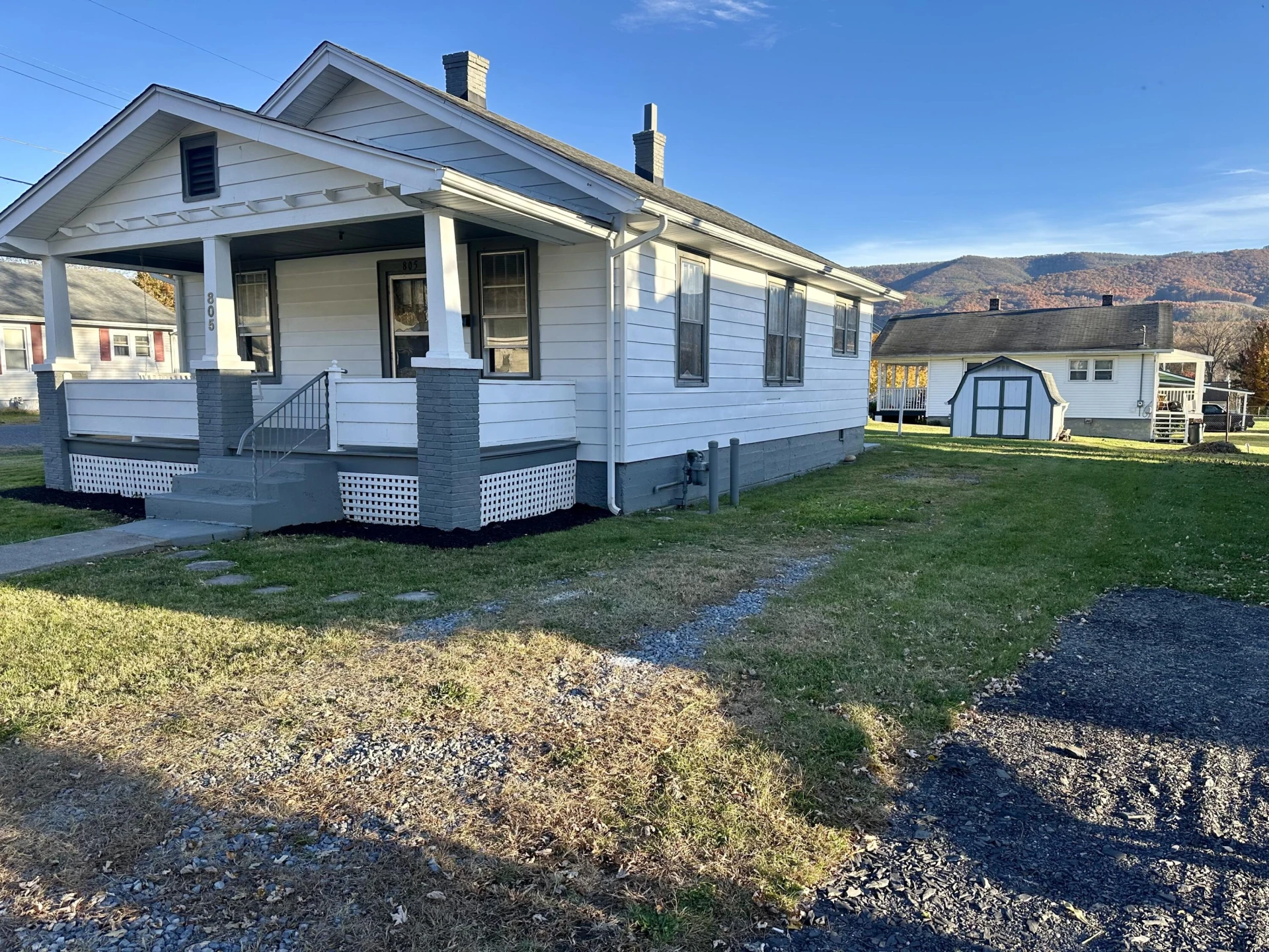 805 W Jackson St - Photo 2