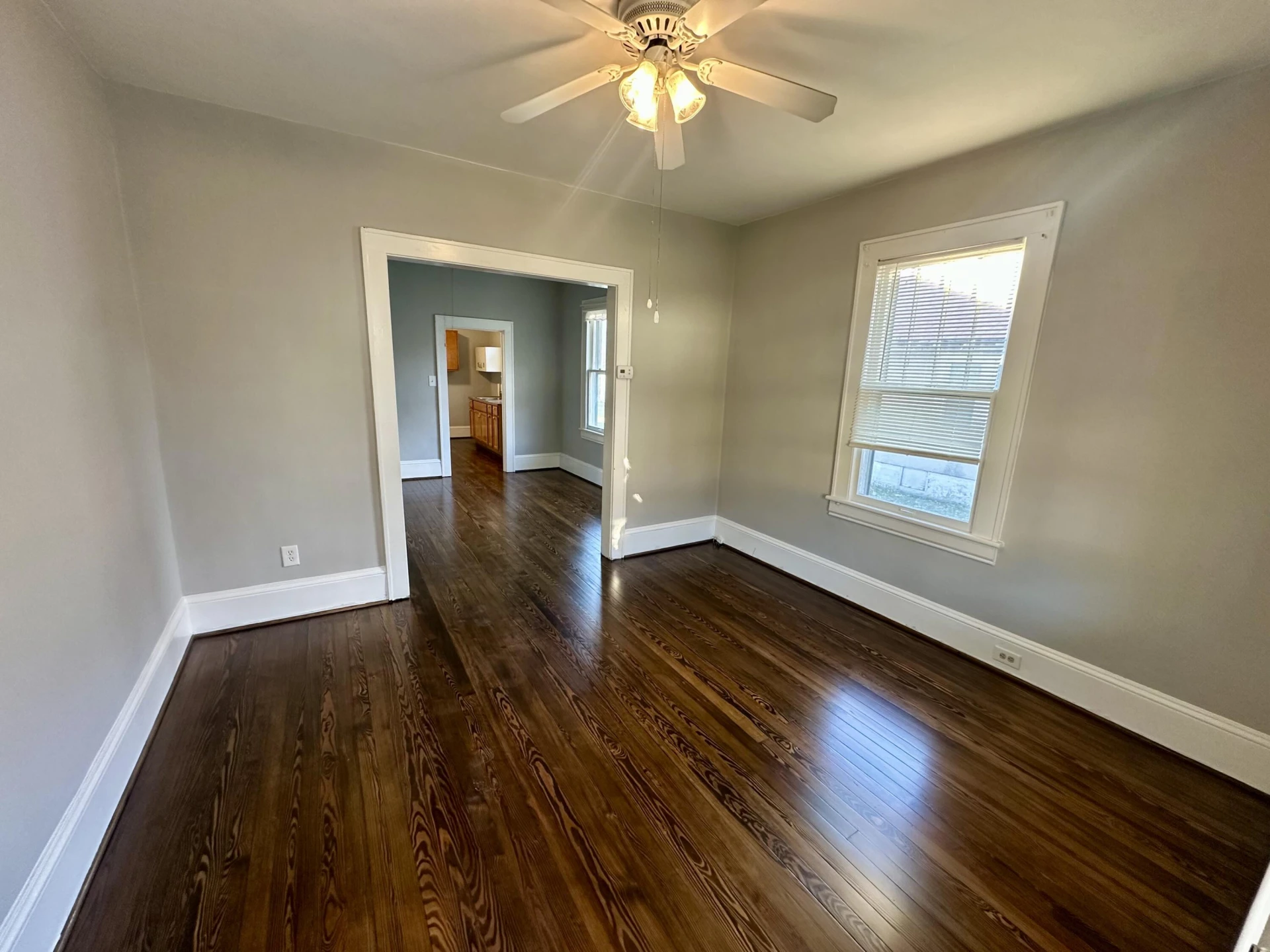 805 W Jackson St - Photo 3