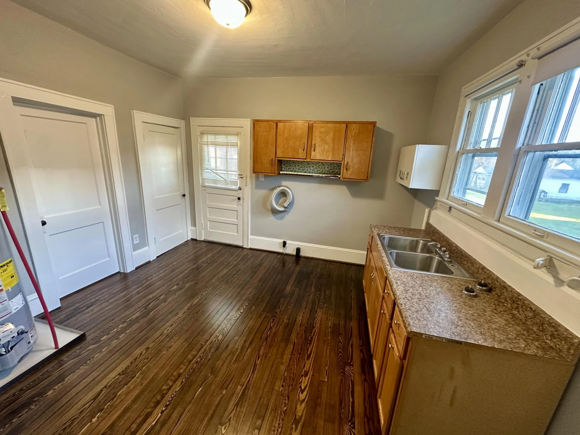 805 W Jackson St - Photo 5