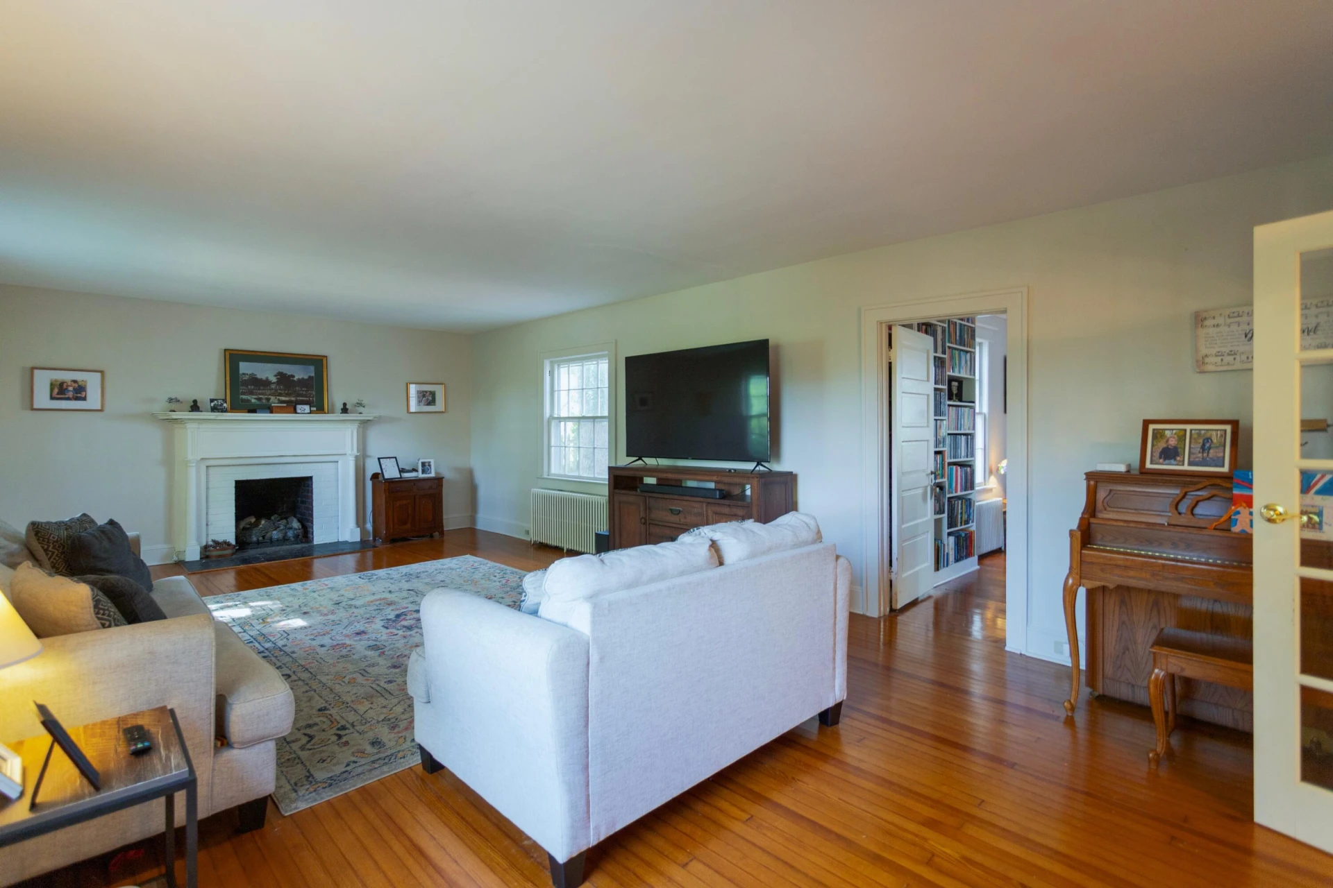 401 Enfield Rd - Photo 2