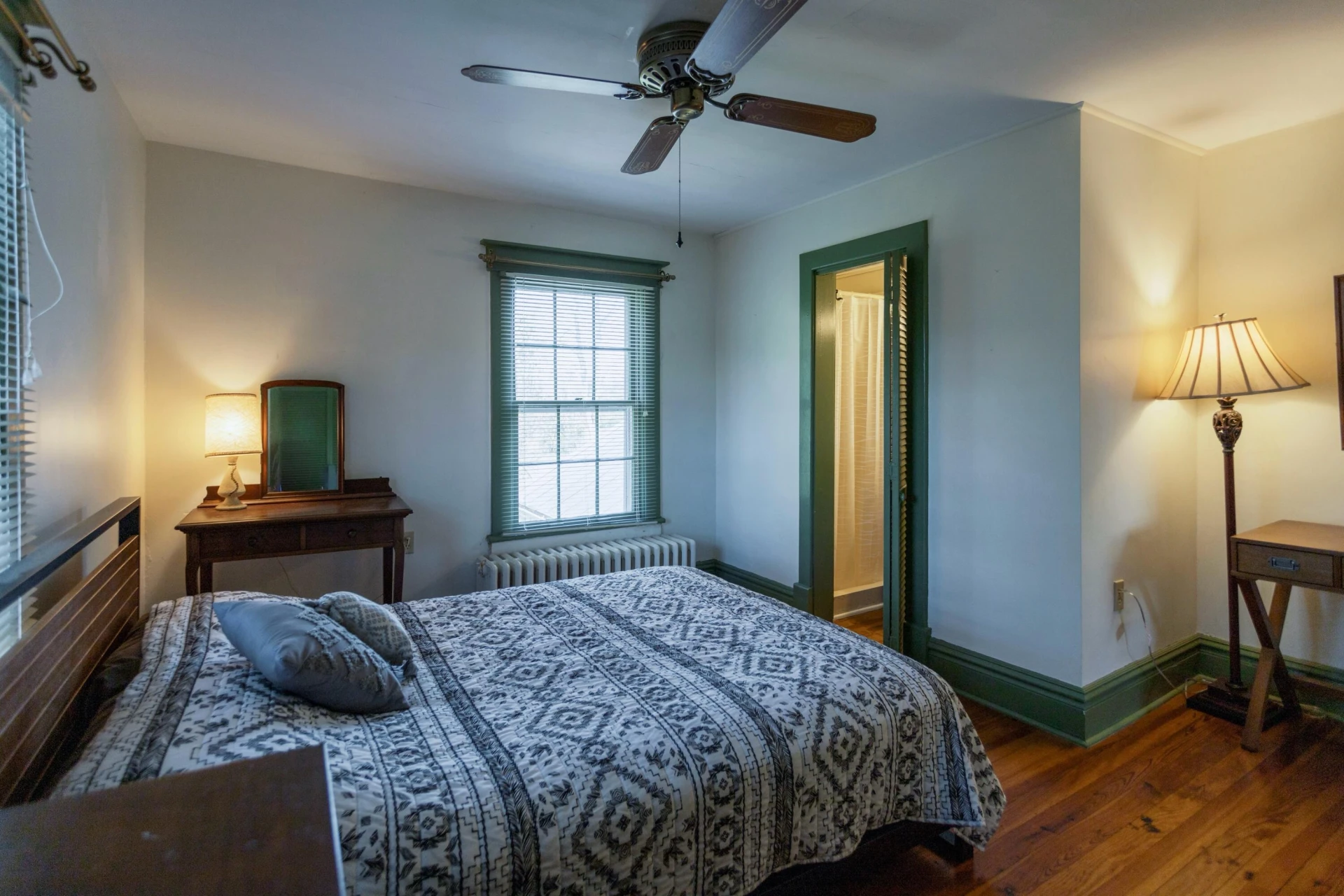 401 Enfield Rd - Photo 21