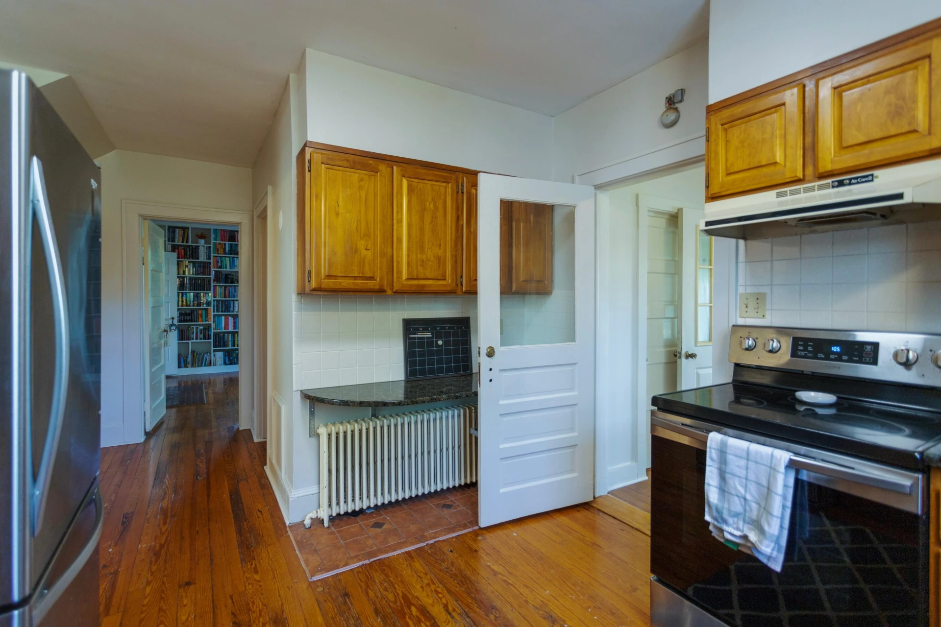 401 Enfield Rd - Photo 7
