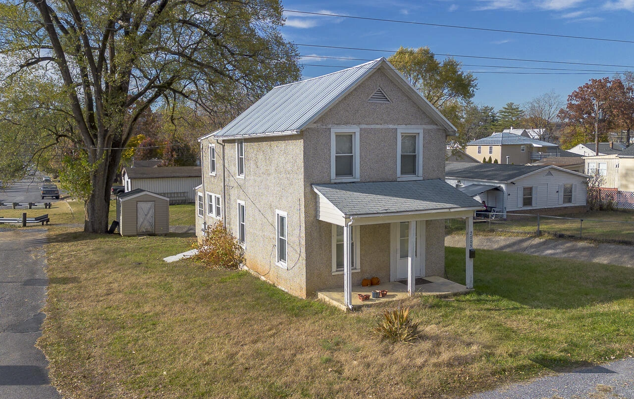2005 Cedar Ave