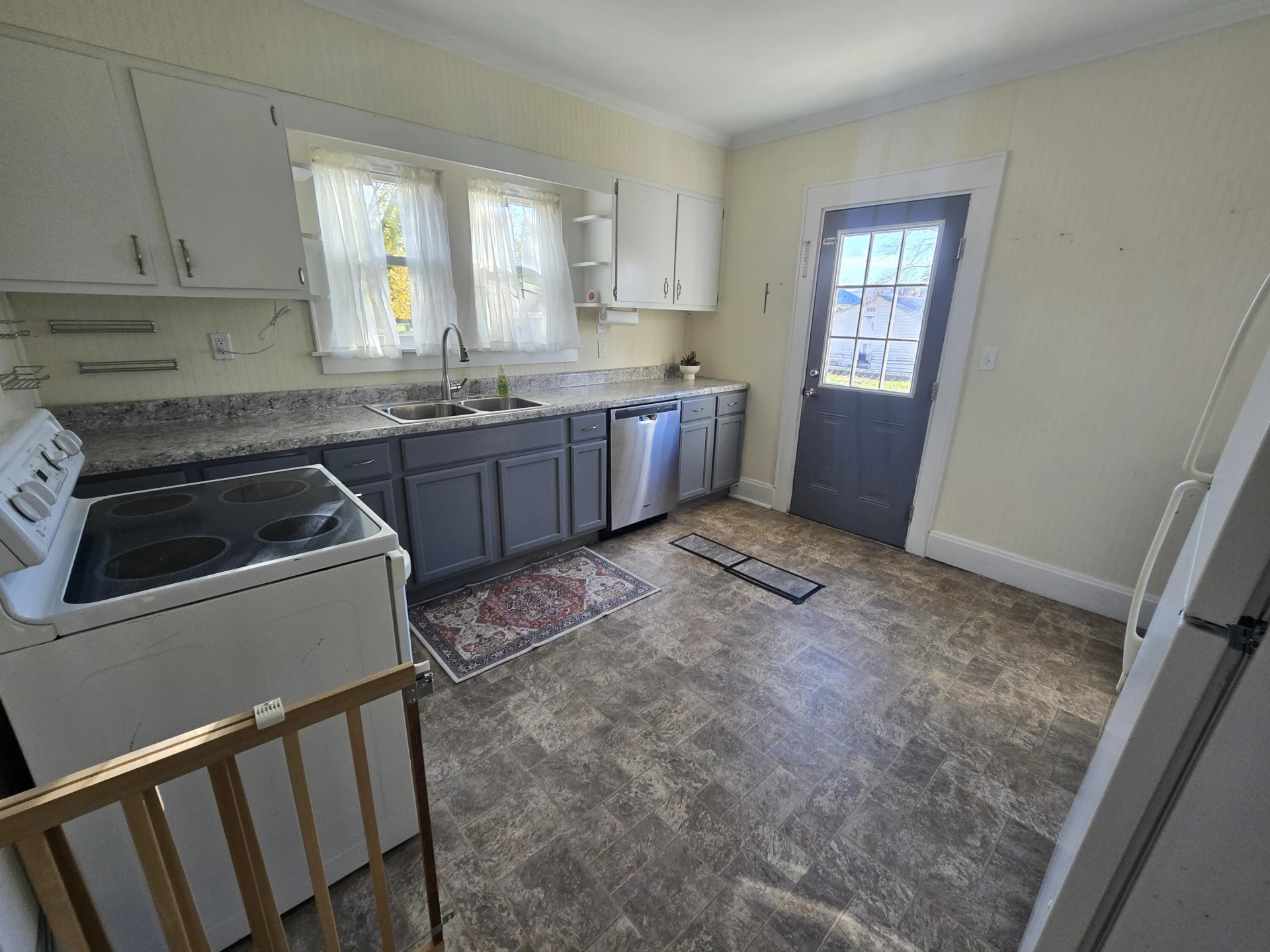 1023 Acacia Ave - Photo 5