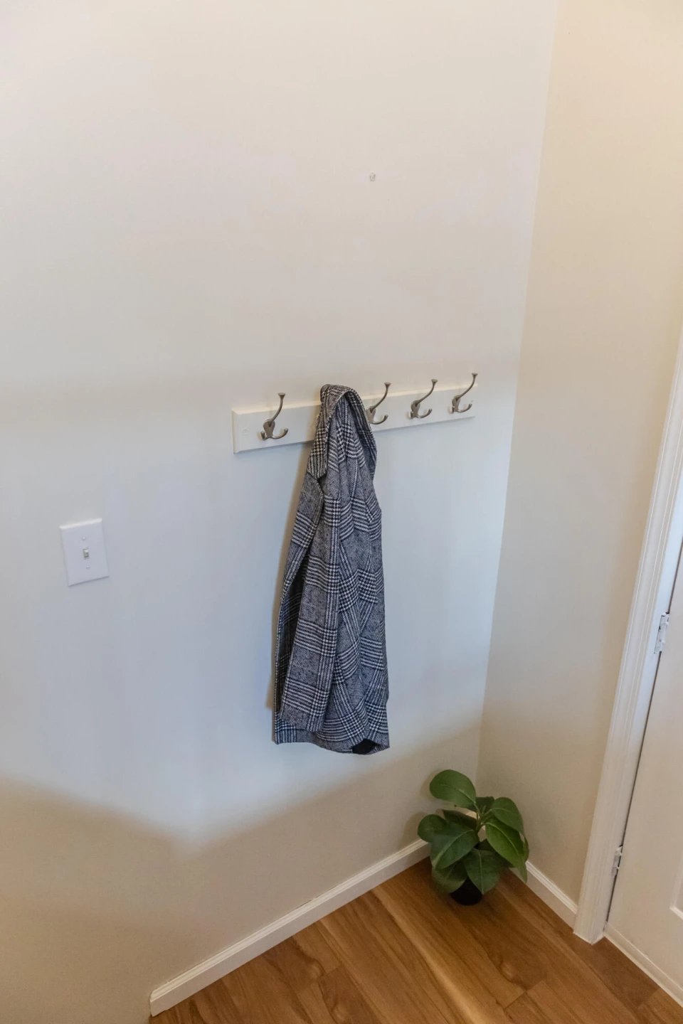 303 Summit St - Photo 5