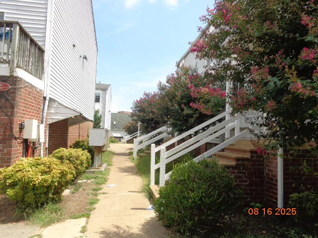 1904 Inglewood Dr #E - Photo 5