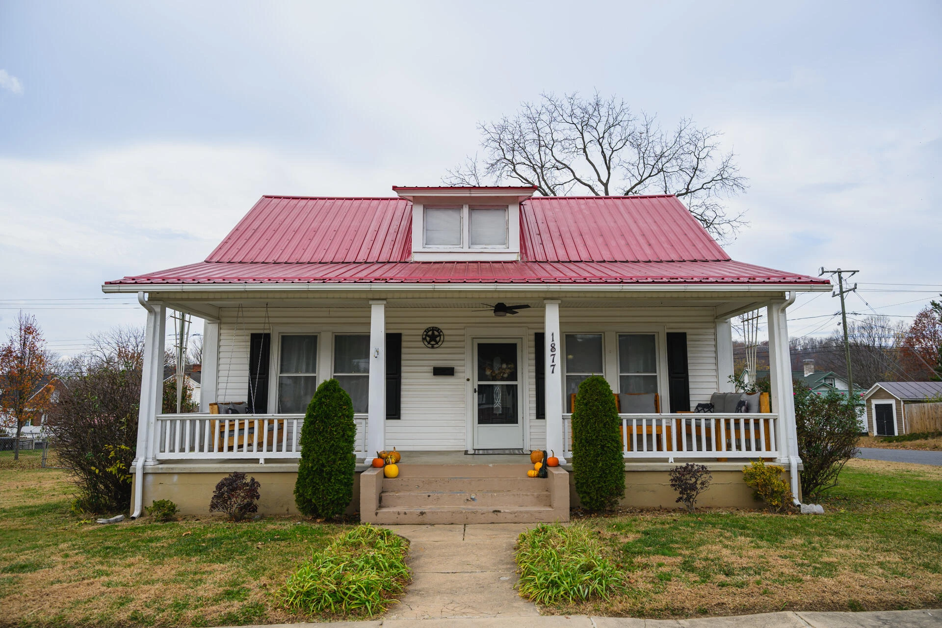 1877 Chestnut Ave - Photo 3