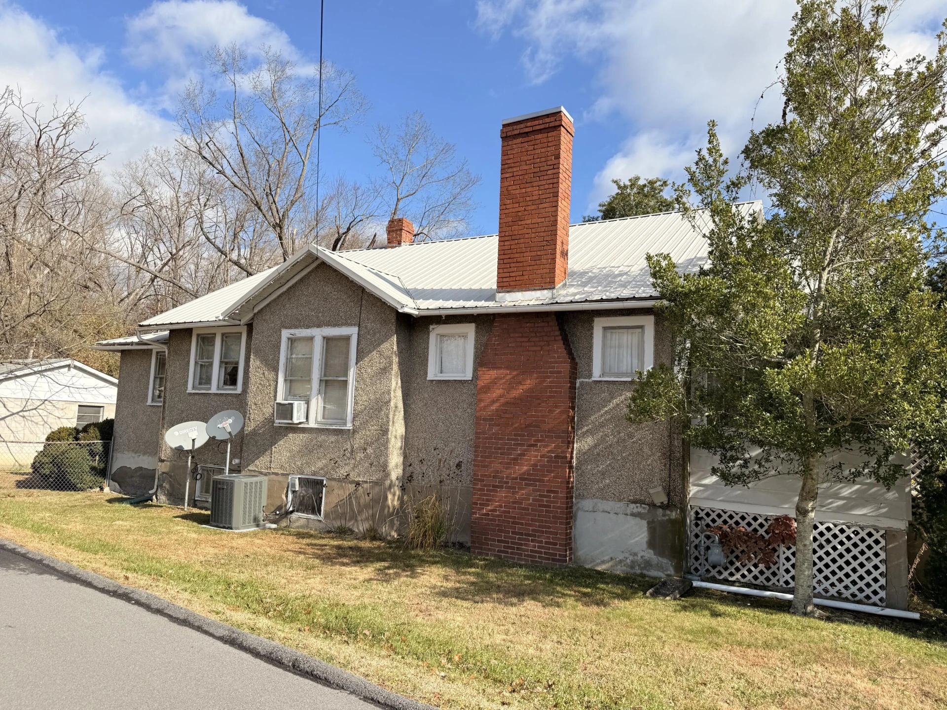 1400 Woodlawn St - Photo 8