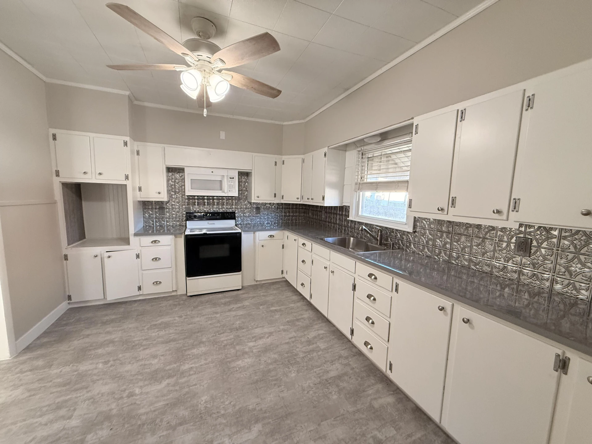 529 Brussels Ave - Photo 9
