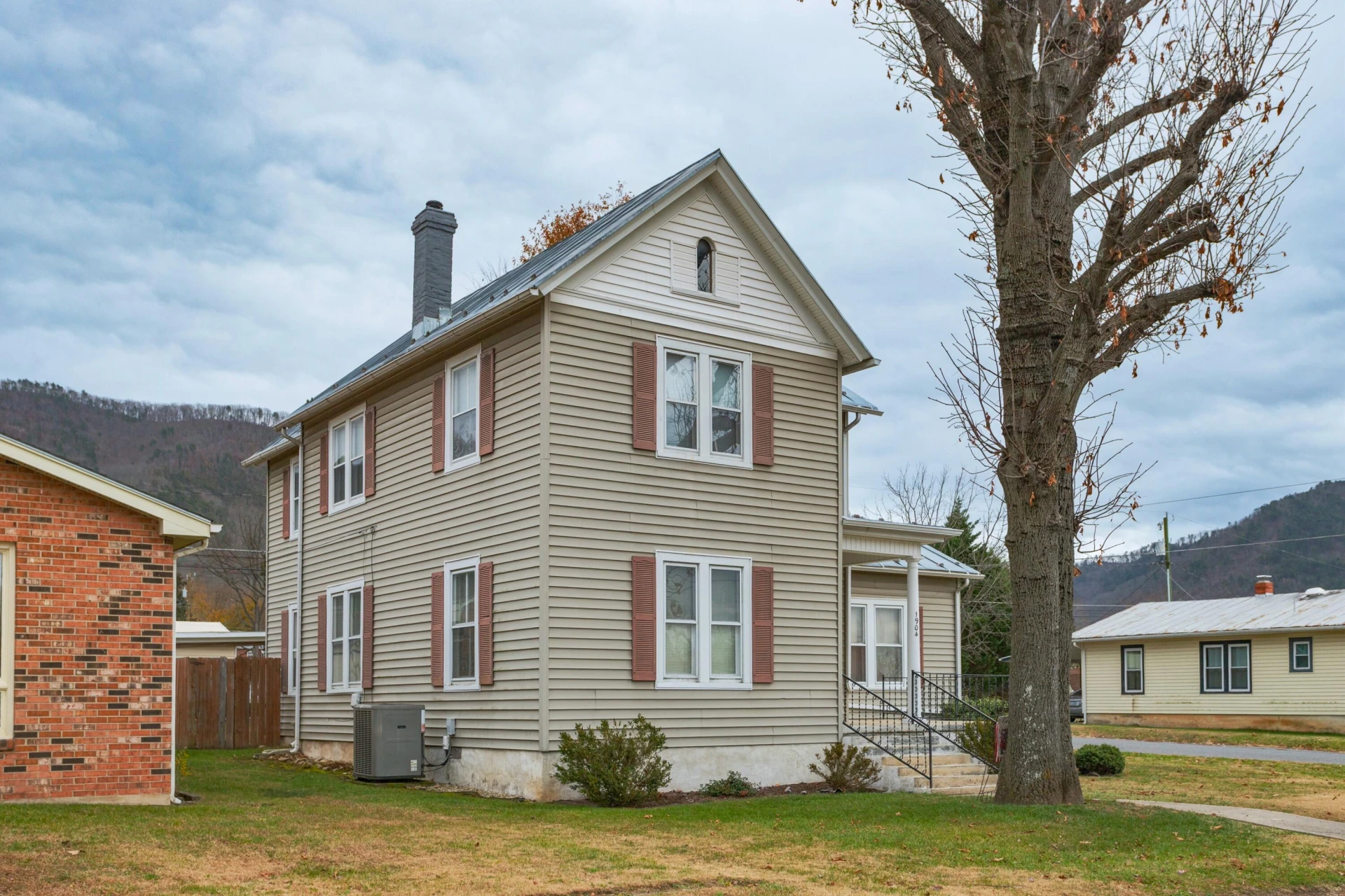 1904 Chestnut Ave - Photo 4