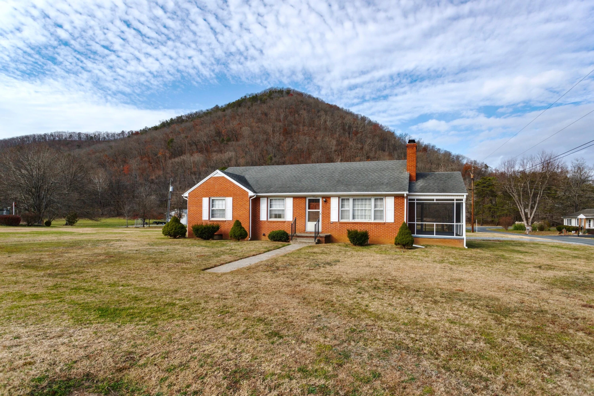 1102 Anderson St - Photo 3