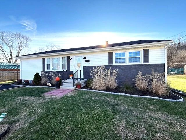 108 1/2 S Craig Ave