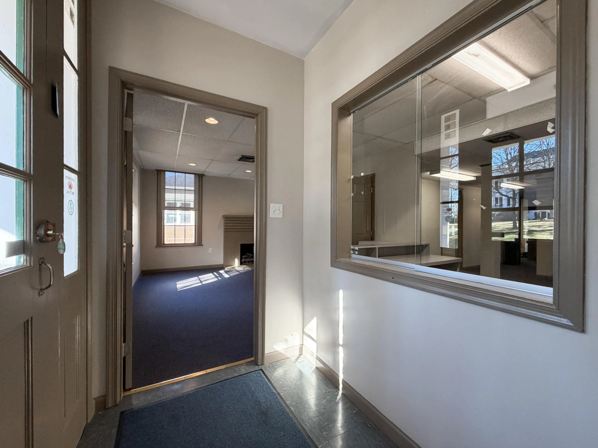 210 E Washington St - Photo 15
