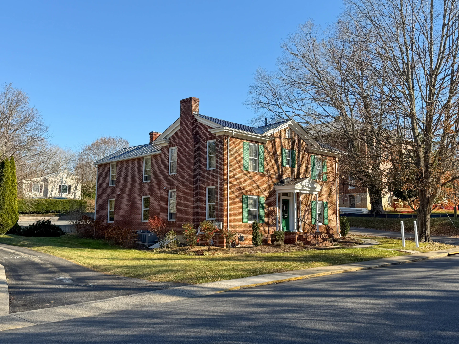 210 E Washington St - Photo 2