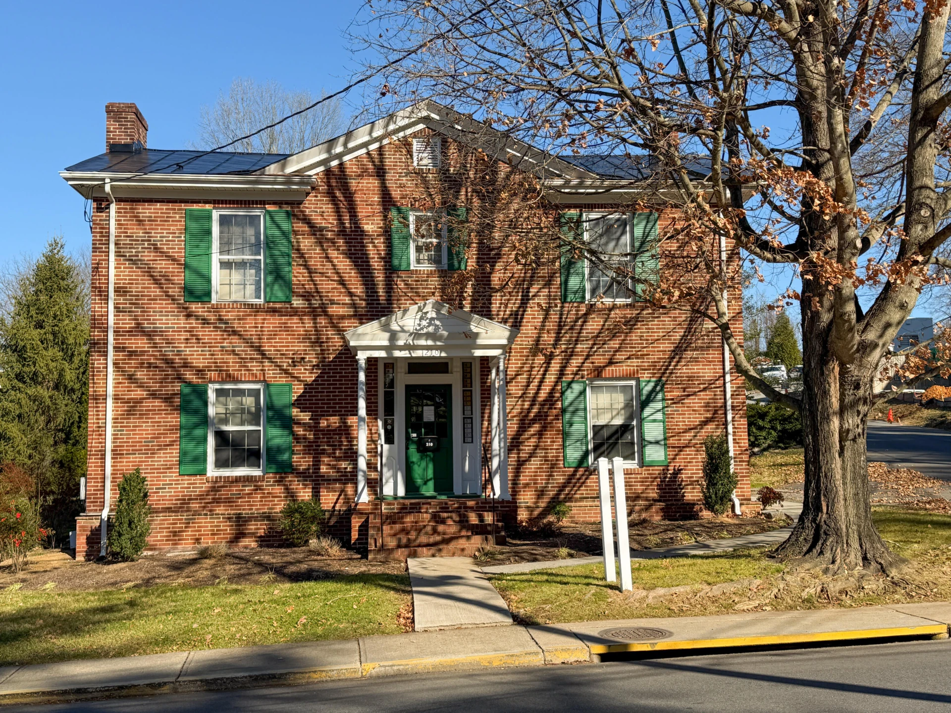 210 E Washington St - Photo 3