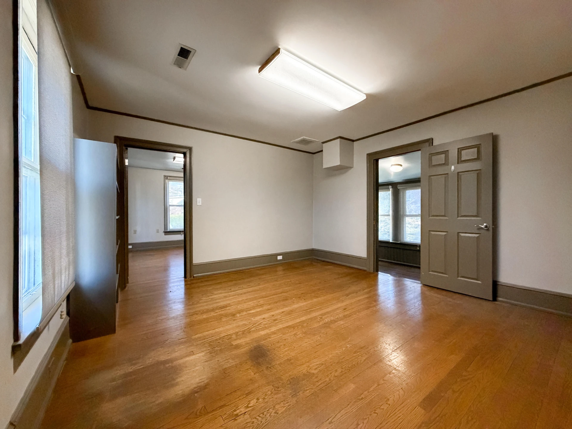 210 E Washington St - Photo 31